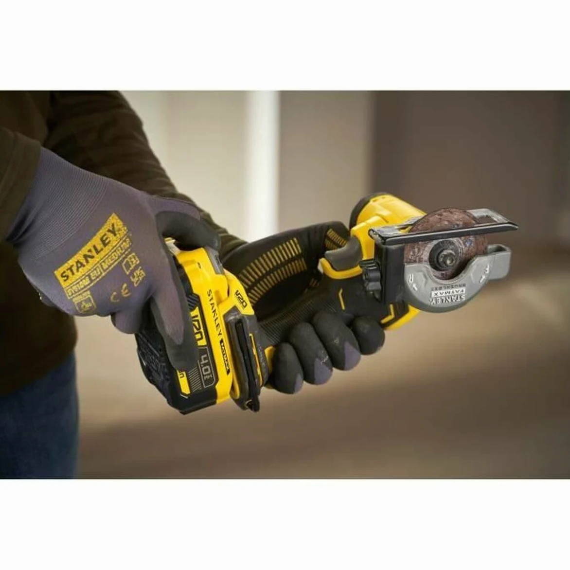 STANLEY FATMAX 18V V20 Utensile da taglio senza spazzole da 76 mm, senza batteria, SFMCM300B-XJ
