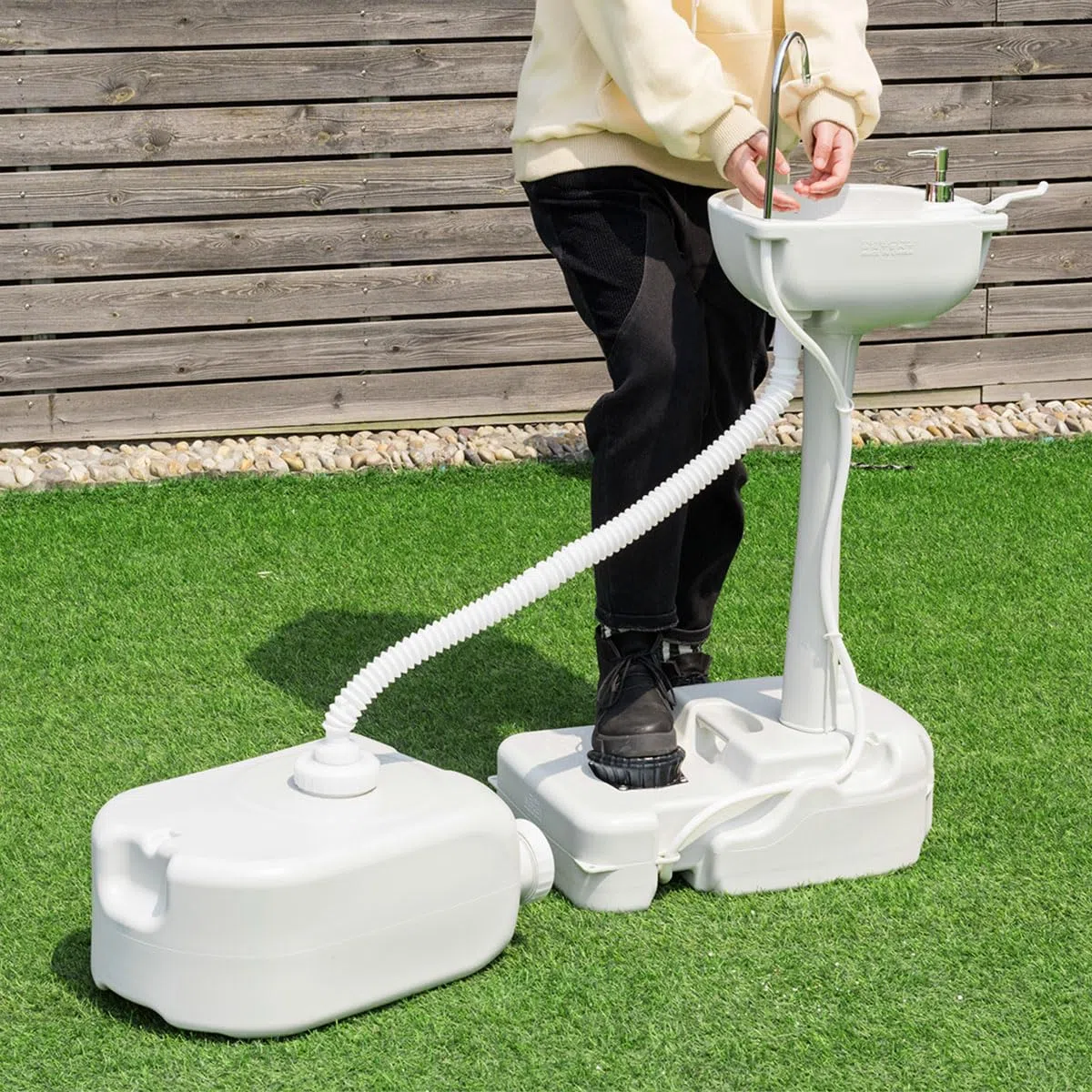 COSTWAY Lavandino da Campeggio con Pompa a Pedale, Lavandino Portatile con Serbatoio d'Acqua da 17L, Dispenser Sapone, Portasciugamani e Ruote (58 x34 x 102cm)