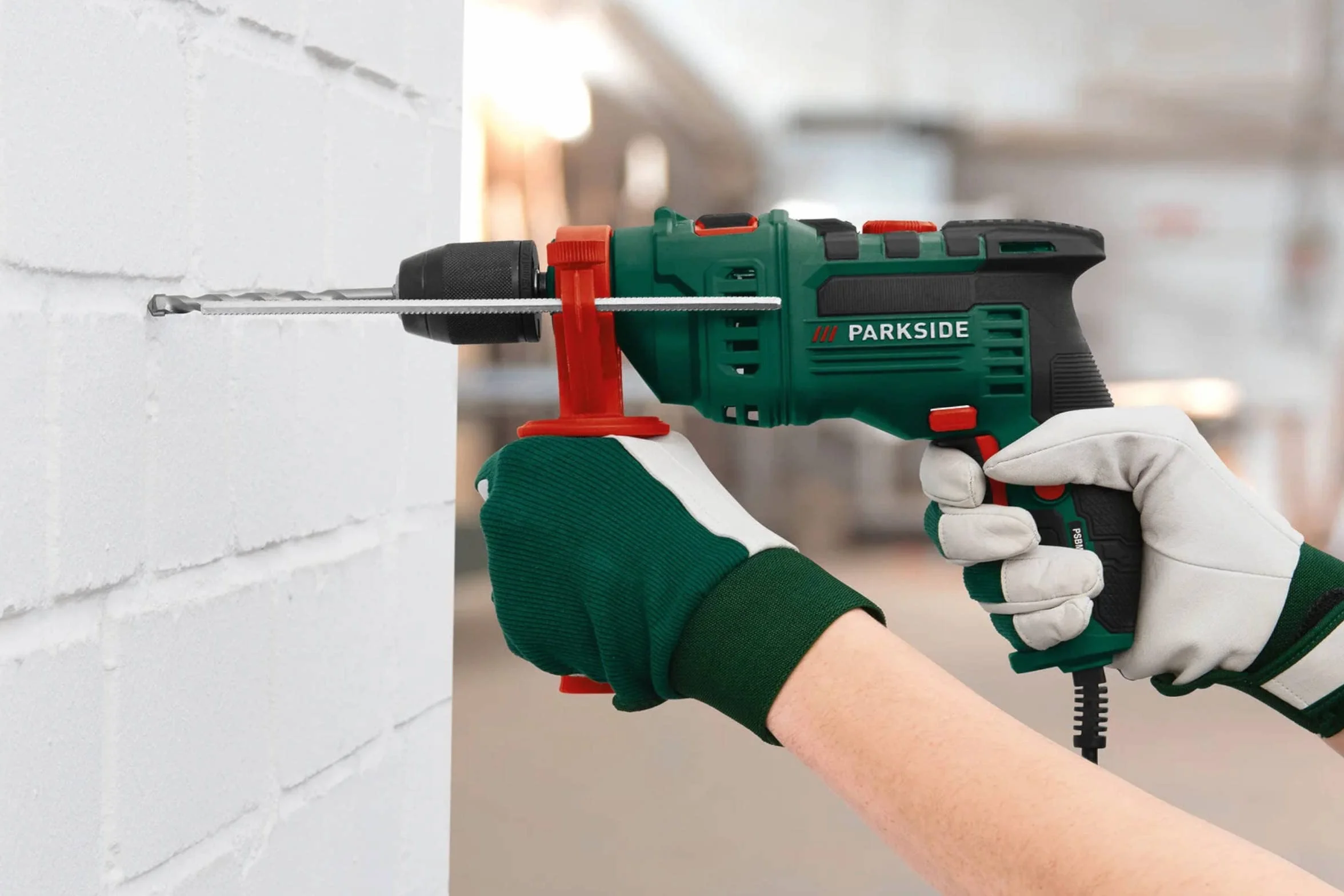 Parkside 750 W PSBM 750 B3 trapano a percussione ideale per forare cemento, pietra, metallo o legno Include un arresto di profondità in metallo Fornito con spina UK