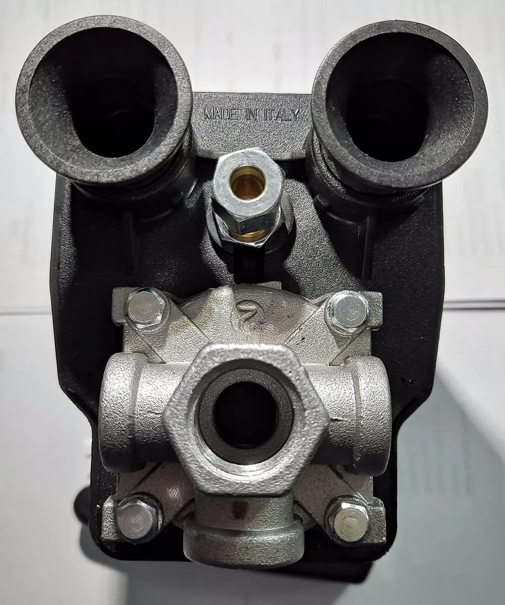 Pressostato italiano marchio NE-MA per compressori trifase da 6 a 10 ampere, attacco 1/4"+ interruttore