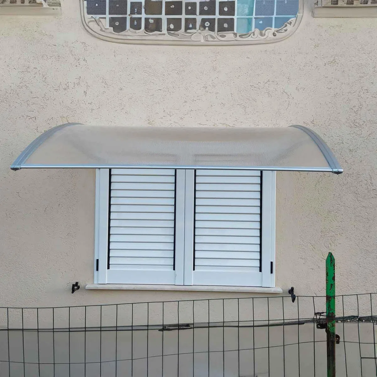 Arcadia - Pensilina da esterno per porte e finestre in PP e policarbonato 120x80 cm (Bianca vetro trasparente)