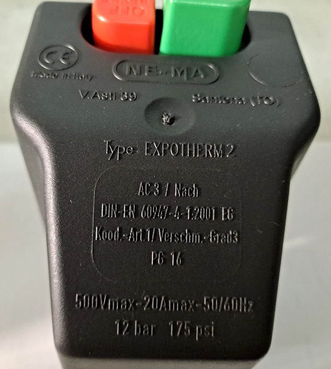 Pressostato italiano marchio NE-MA per compressori trifase da 6 a 10 ampere, attacco 1/4"+ interruttore