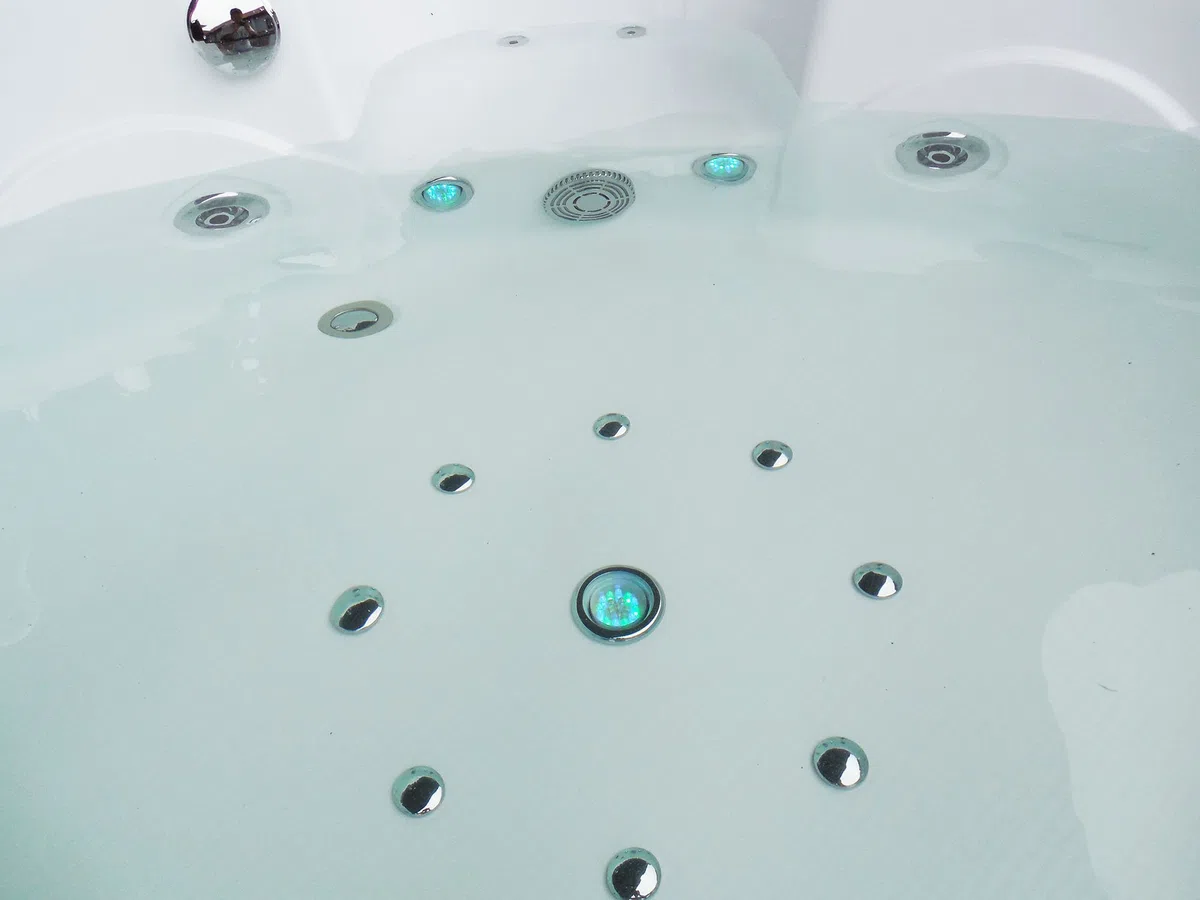 VASCA BAGNO IDROMASSAGGIO CROMOTERAPIA SPA DOPPIA POMPA 150 x 150 cm Athena