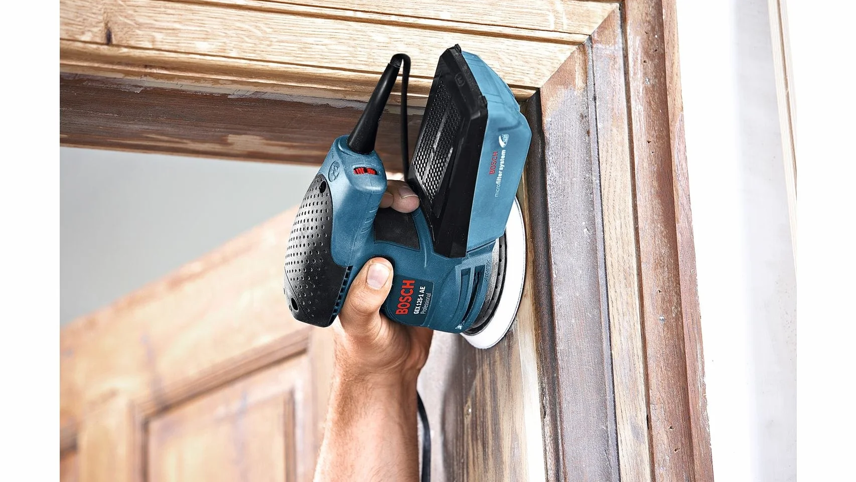Bosch Professional GEX 125-1 AE Levigatrice rotoorbitale (platorello da 125 mm, 250 W, 3 fogli abrasivi, incl. valigetta professionale)