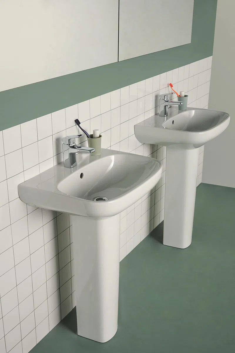 Ideal Standard - i.life A, Lavabo da 55cm, Lavandino bagno con foro rubinetteria e troppopieno, E-packaging dedicato al trasporto di ceramica, Bianco