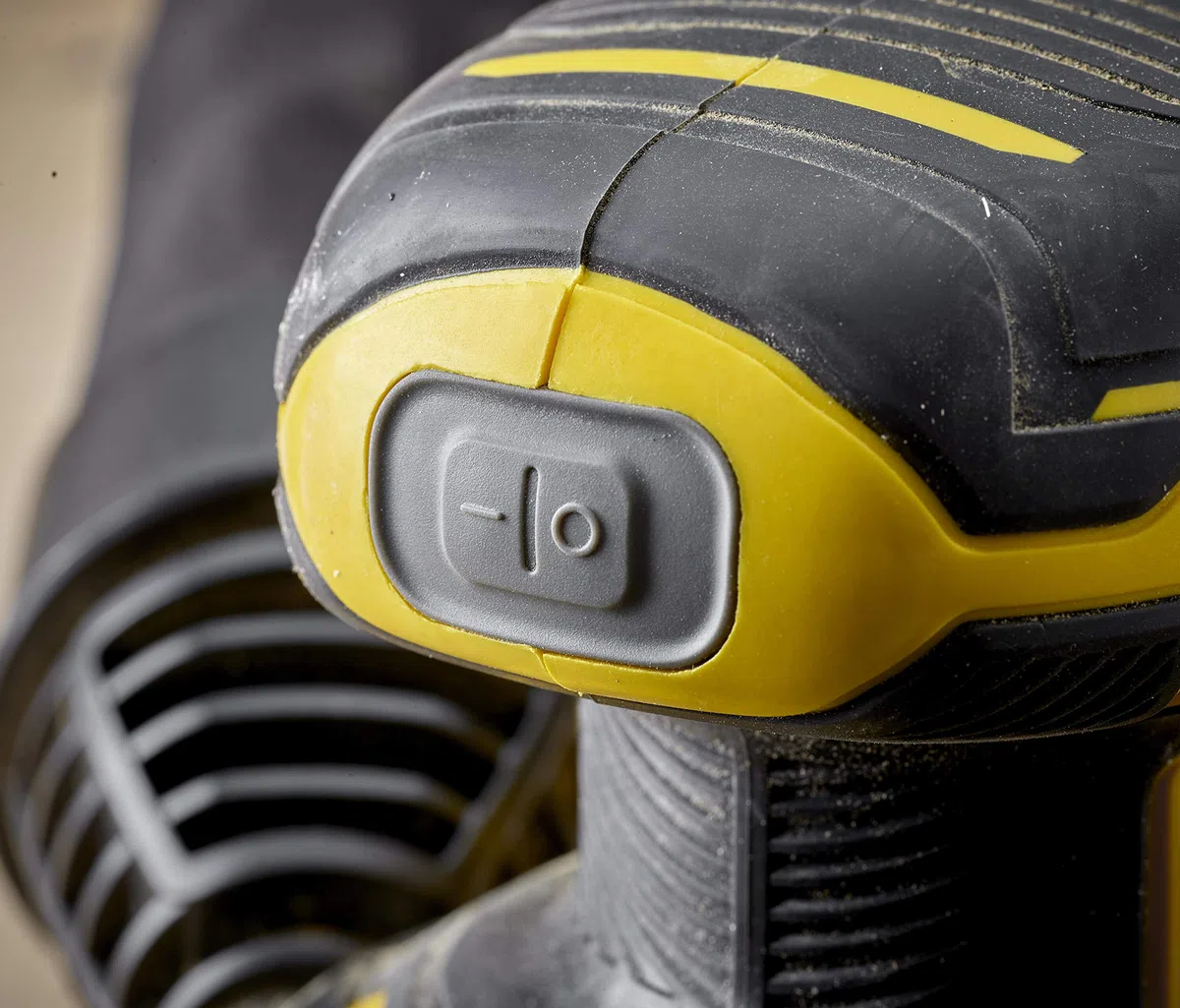 STANLEY FATMAX SFMCW220B-XJ Levigatrice, 18 V