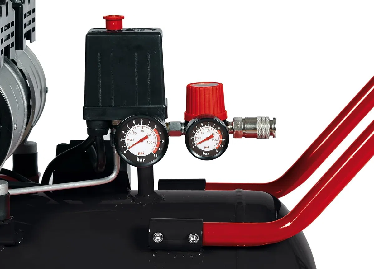 Compressore Einhell TE-AC 270/50 Silent Plus (1500 W, max. 8 bar, serbatoio da 50 l, potenza aspirazione 270 l/min, velocità 1450 min^-1, riduttore pressione, manometro, lubrificato, incl. accessori)