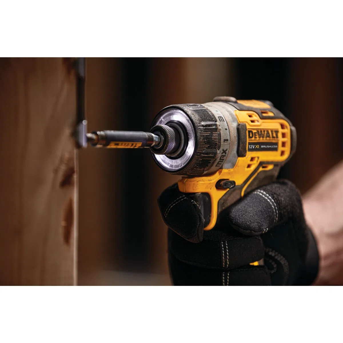 DEWALT Trapano avvitatore Compatto12V Attacco 1/4". 0-1100 giri/min, 15 punti regolazione coppia, DCF601D2-QW