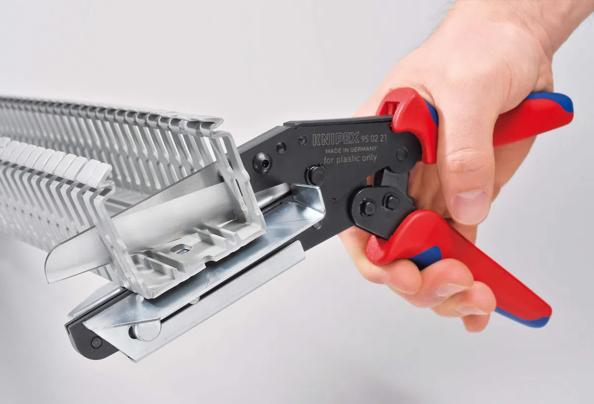 KNIPEX Cesoia per materiali sintetici anche per canaline guidacavo con impugnature multicomponente 275 mm, 95 02 21