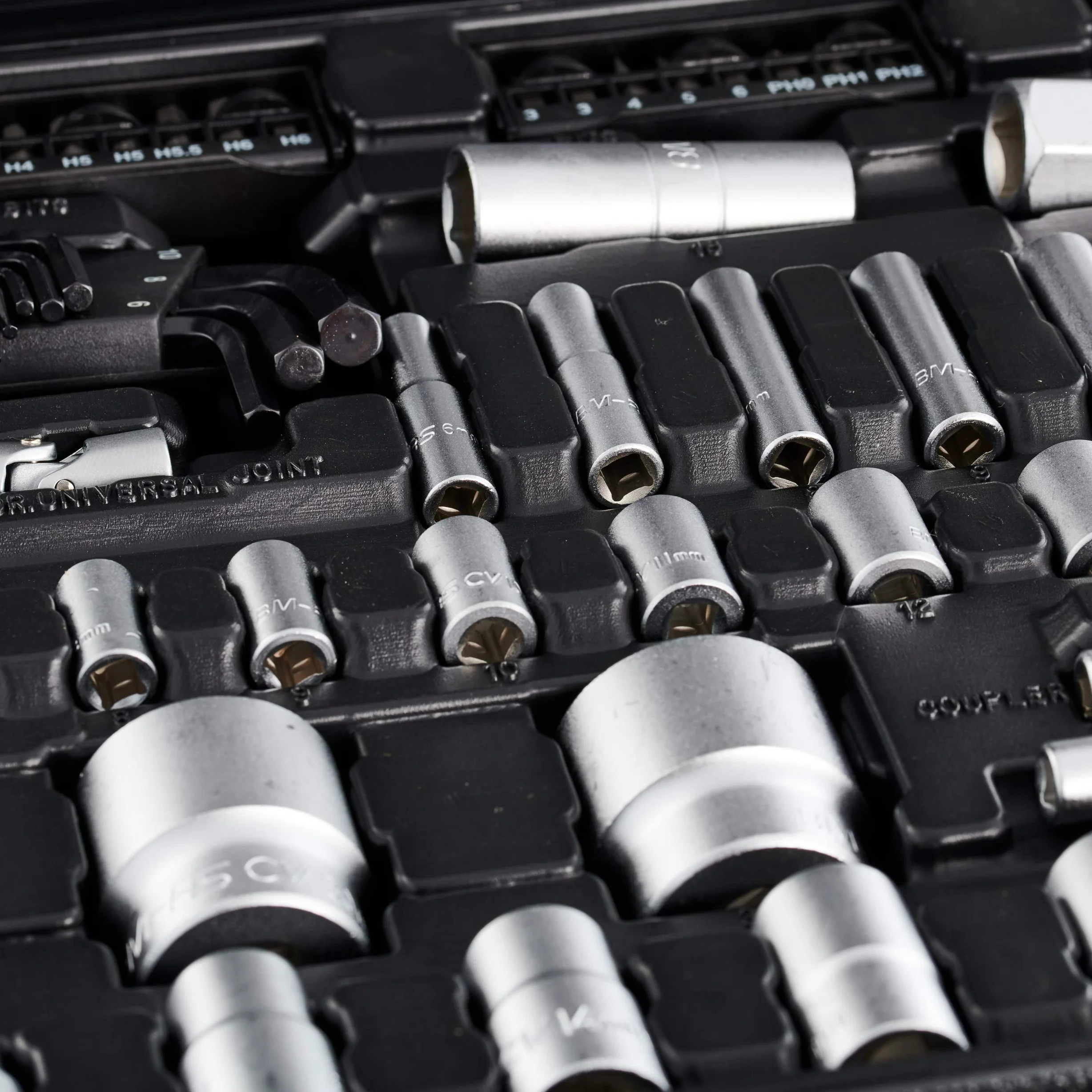 Mannesmann - M29070 – Valigetta porta attrezzi con ruote, 122 pz.