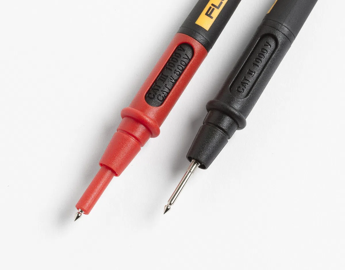 Fluke TL175 Coppia di puntali 2mm e cavo R+N con schermatura retrattile CAT II..IV