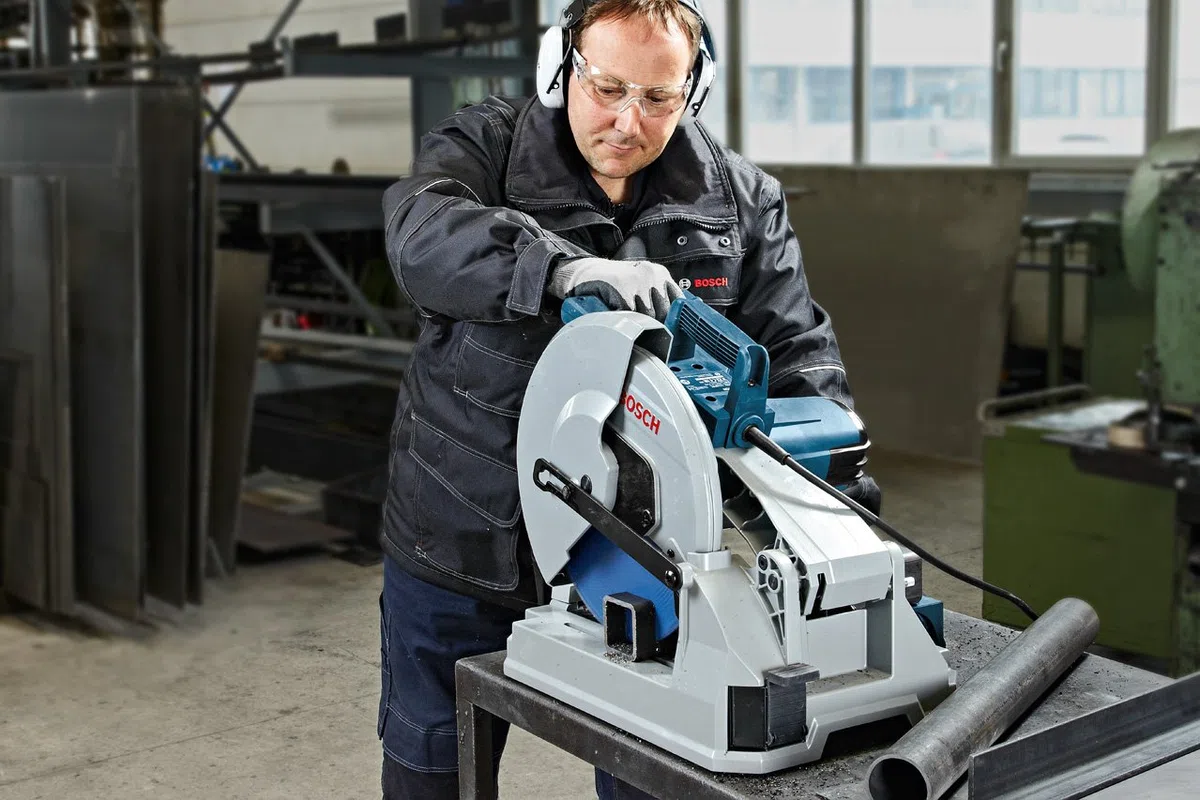 Bosch Professional 0601B28000 GCD 12 JL Troncatrice a Secco + Sega Circolare Esperto Lama 96 Denti Alluminio 305 X 30 2.8