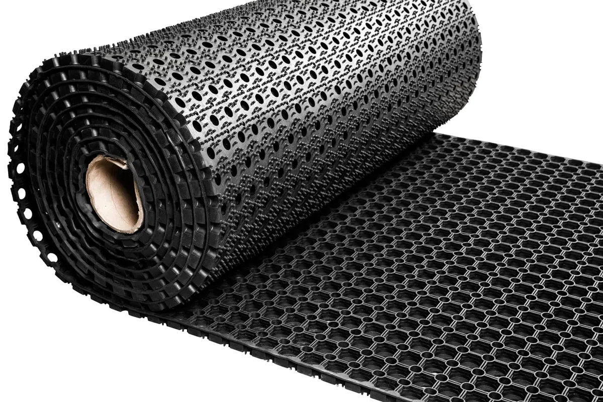 VIVOL Tappetino in gomma nero con fori di drenaggio e rivestimento antiscivolo, spessore 22 mm, larghezza 100 cm - venduto al metro lineare