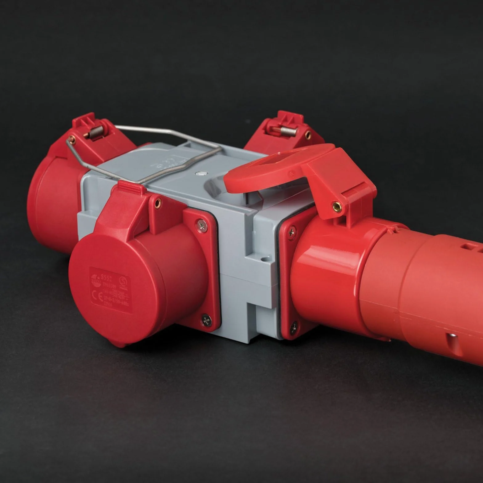 Brennenstuhl 1081640 Adattatore distributore di Corrente IP44 (1 Spina 3 Prese CEE 400 V/16 A) per Cantieri, Grigio, Rosso