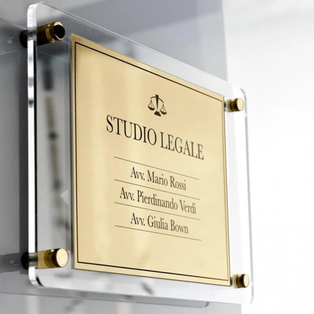 Targa in Ottone Personalizzata Incisa – Targa Professionale per Studio, Porta, Ufficio e Abitazione – Finitura Lucida Premium – Personalizzabile con Nome, Logo e Testo – Made in Italy