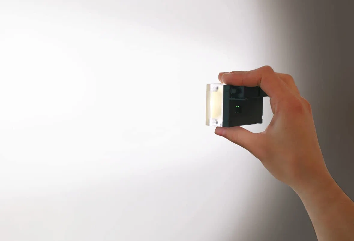 VEMER VE511200 SYRIO – Lampada Emergenza da Incasso 3 Moduli, LED Bianco Opale per Blackout, Interruzioni Corrente, Torcia Portatile