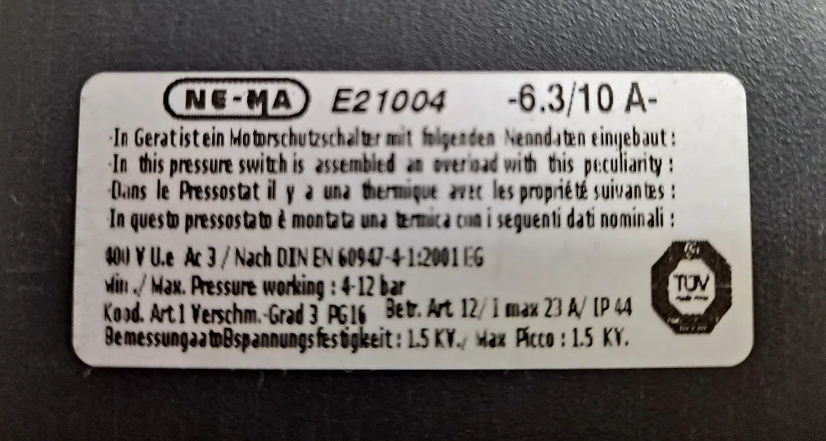 Pressostato italiano marchio NE-MA per compressori trifase da 6 a 10 ampere, attacco 1/4"+ interruttore