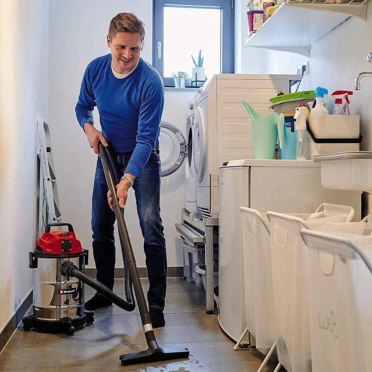 Einhell Aspiratore di solidi e liquidi TC-VC 1820 SA (20 litri, tubo in plastica a 3 elementi, tubo flessibile di aspirazione da 150 cm, sacco di raccolta del materiale aspirato, filtro in espanso)