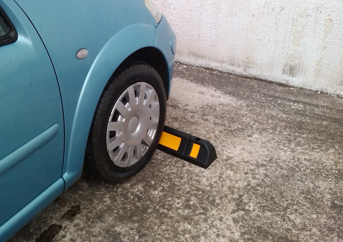 RWS-225 Fermaruote in Gomma per Parcheggi Commerciali o Personali e per Garages Privati, Nero e Giallo 60x12x10 cm (Pacco da 2)
