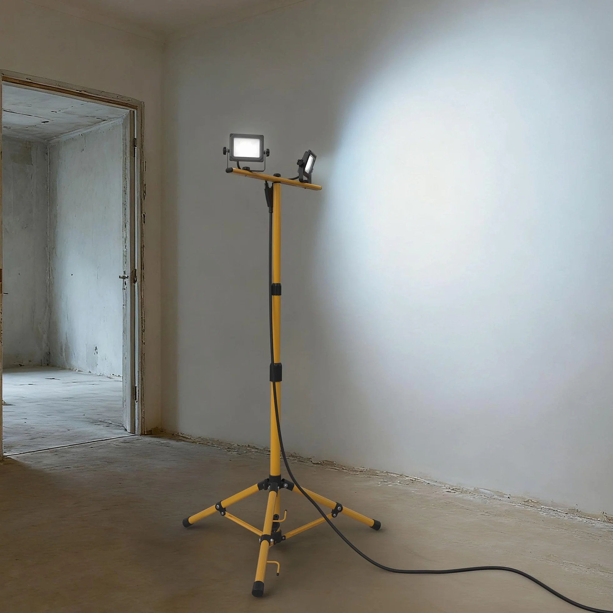 Ledvion - Faro LED su Treppiede 2x20W, 4000 Lumen, 6500K Luce Giorno, Impermeabile IP65, Lampada da Lavoro Doppia Regolabile per Interni ed Esterni, Lampada da Cantiere, Orientabile, Portatile